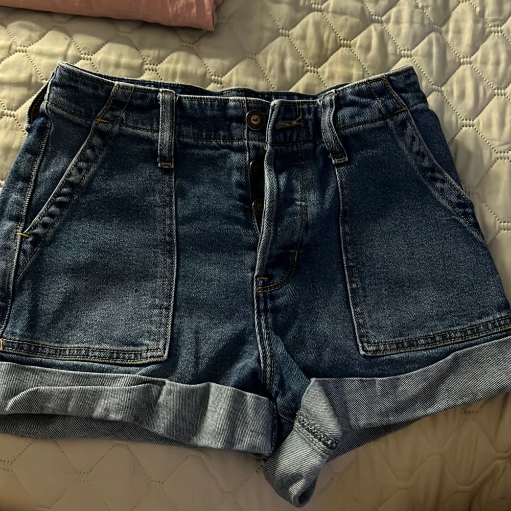 Hollister High-Rise shorts